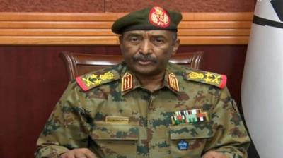 السودان .. اعلان حالة الطوارئ وحل مجلسي السيادة والوزراء وأنها اعمال حكام الولايات